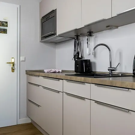 Haus Seeblick Mit 9 Wohnungen Alt Reddevitz Exterior foto