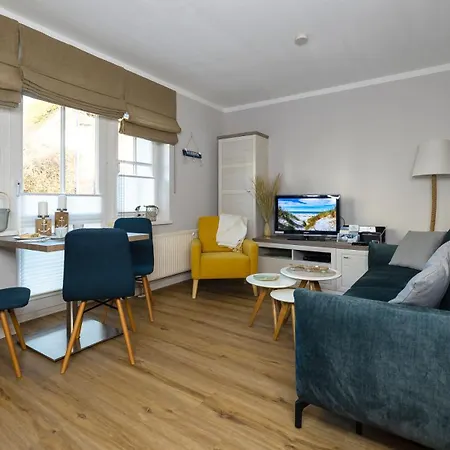 Haus Seeblick Mit 9 Wohnungen Alt Reddevitz Exterior foto