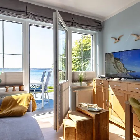 Haus Seeblick Mit 9 Wohnungen Alt Reddevitz Exterior foto