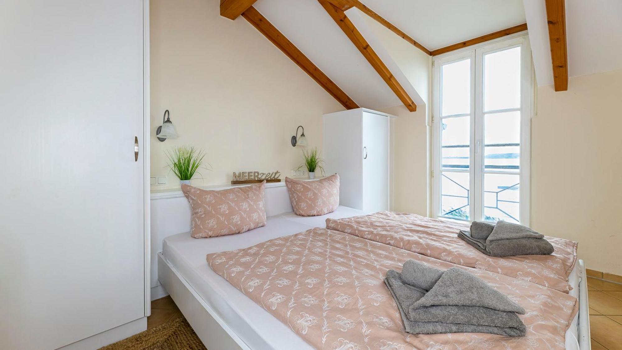Haus Seeblick Mit 9 * Alt Reddevitz