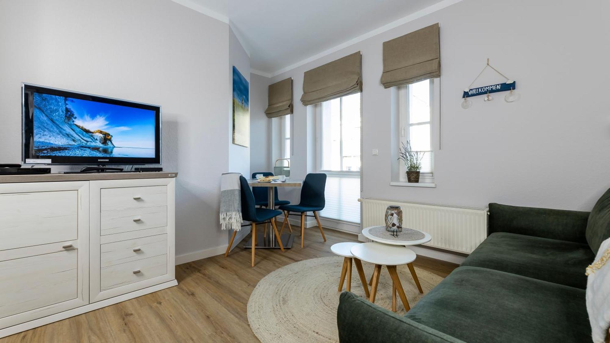 Haus Seeblick Mit 9 Apartment Alt Reddevitz