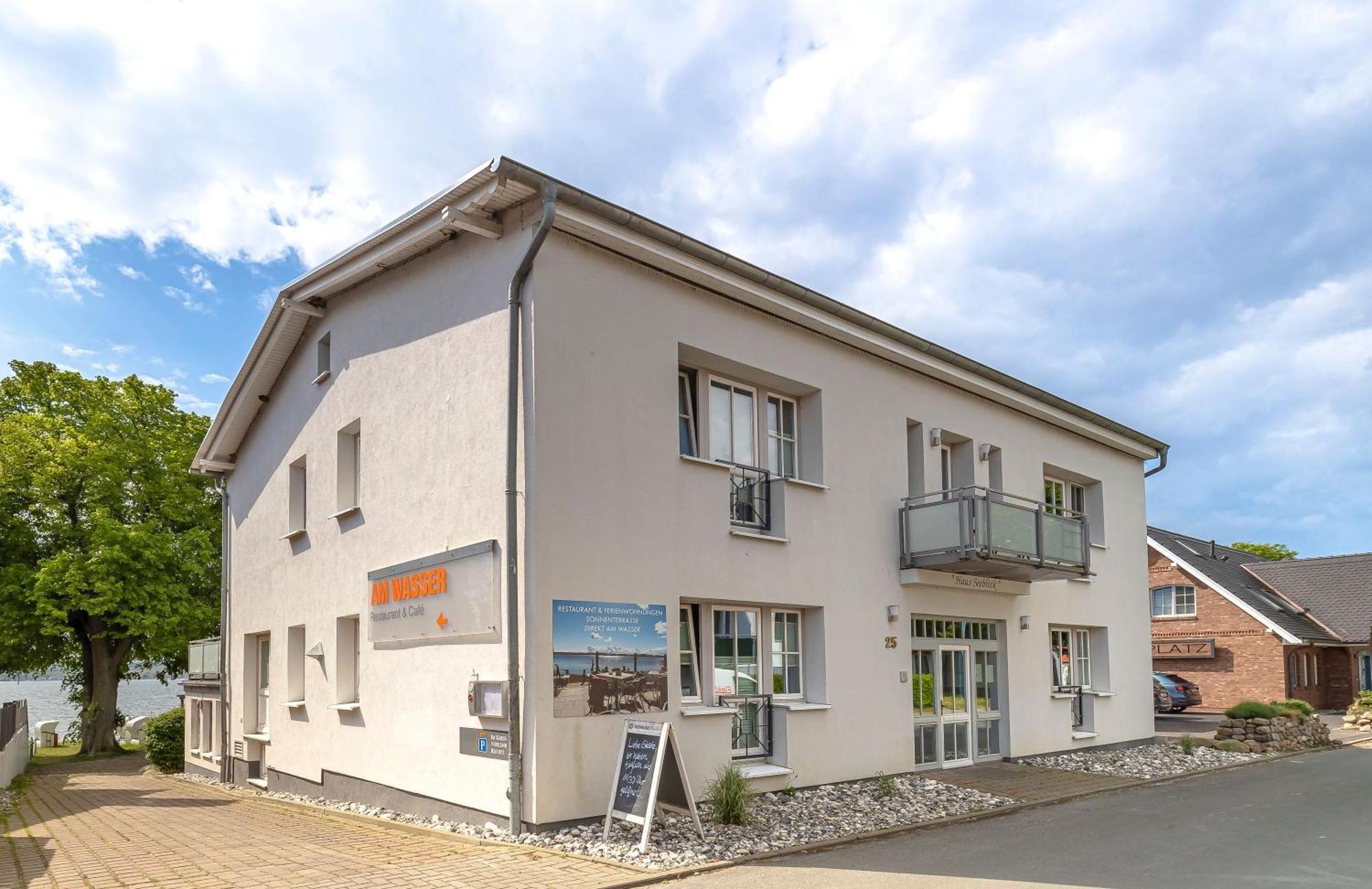 Apartment Haus Seeblick Mit 9 Alt Reddevitz